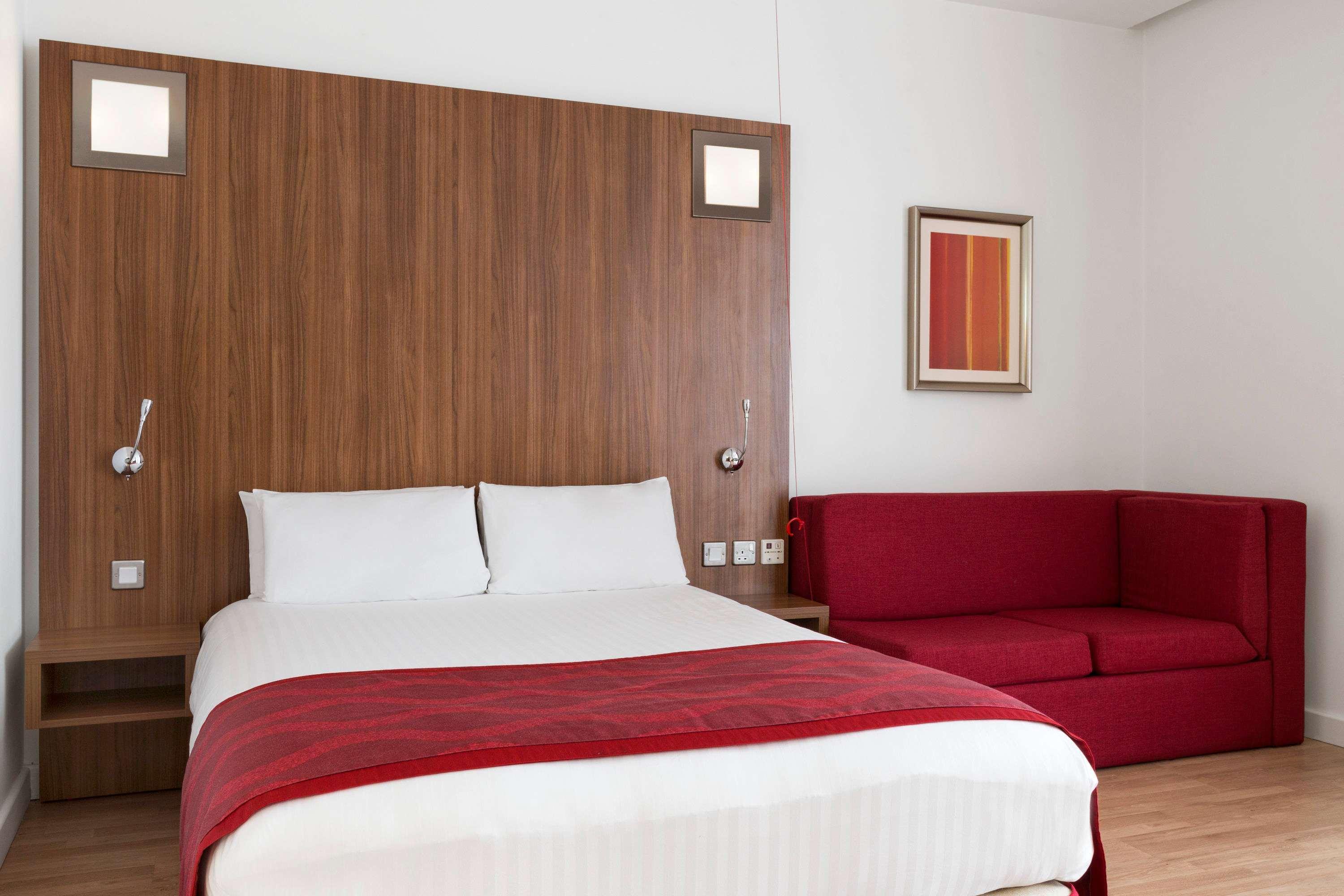 Ramada Encore Centre Hotel 3*