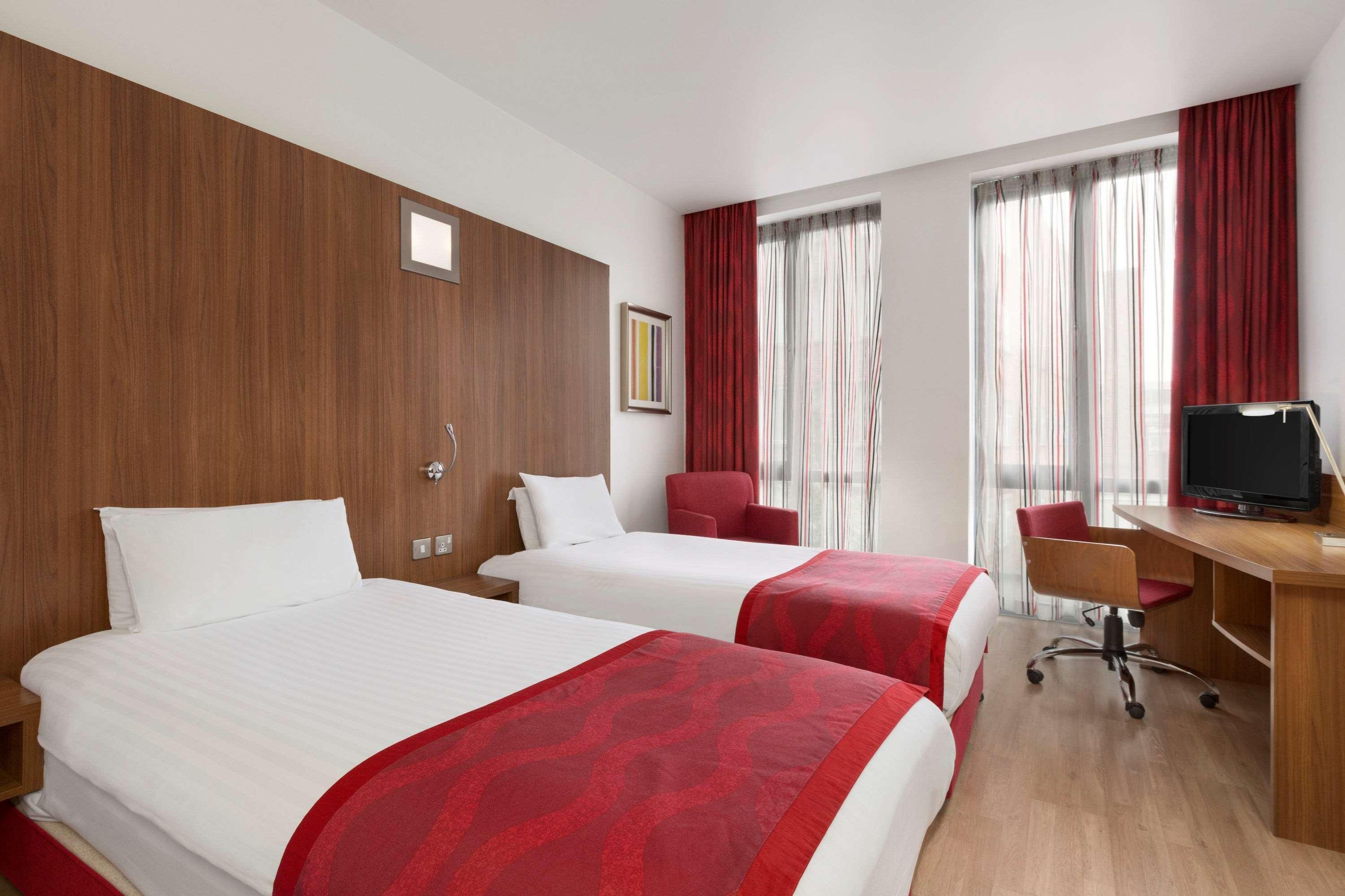 Ramada Encore Centre 3*