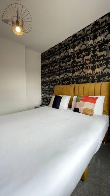 Luxury 2 Bed Duplex By Yo Room! - City- Free Parking * Leicester