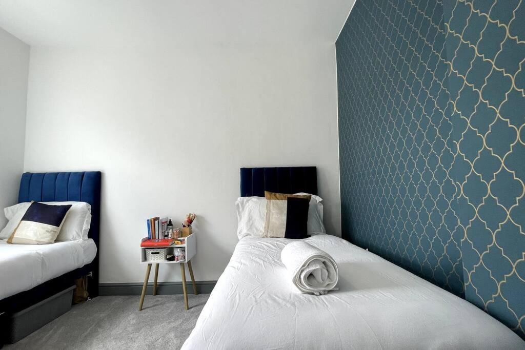 Luxury 2 Bed Duplex By Yo Room! - City- Free Parking Apartment Leicester