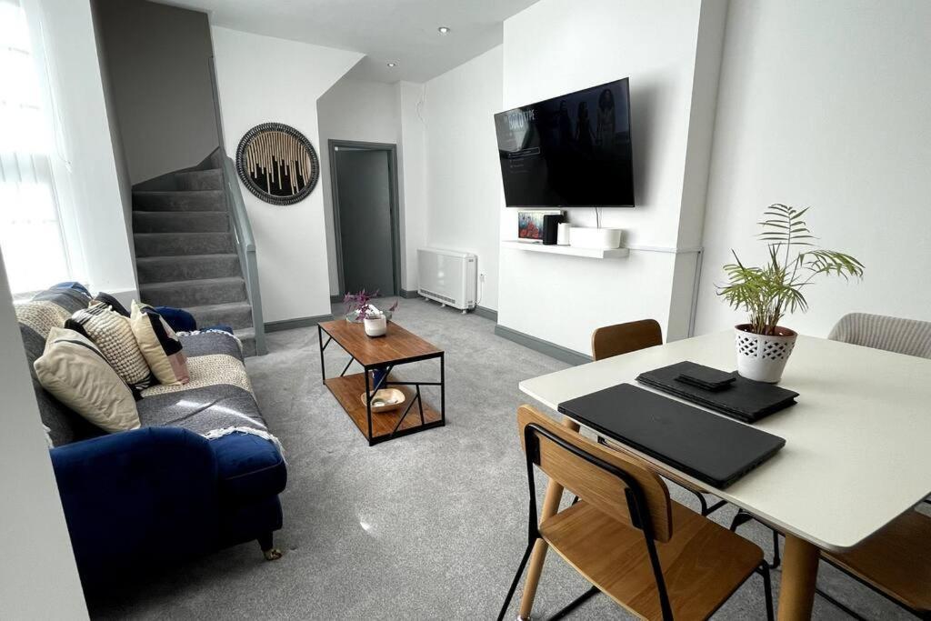 Apartment Luxury 2 Bed Duplex By Yo Room! - City- Free Parking Leicester
