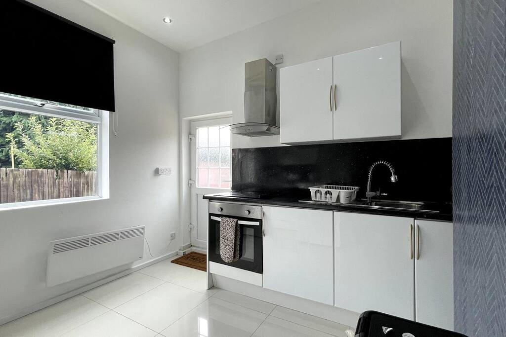 Apartment Luxury 2 Bed Duplex By Yo Room! - City- Free Parking
