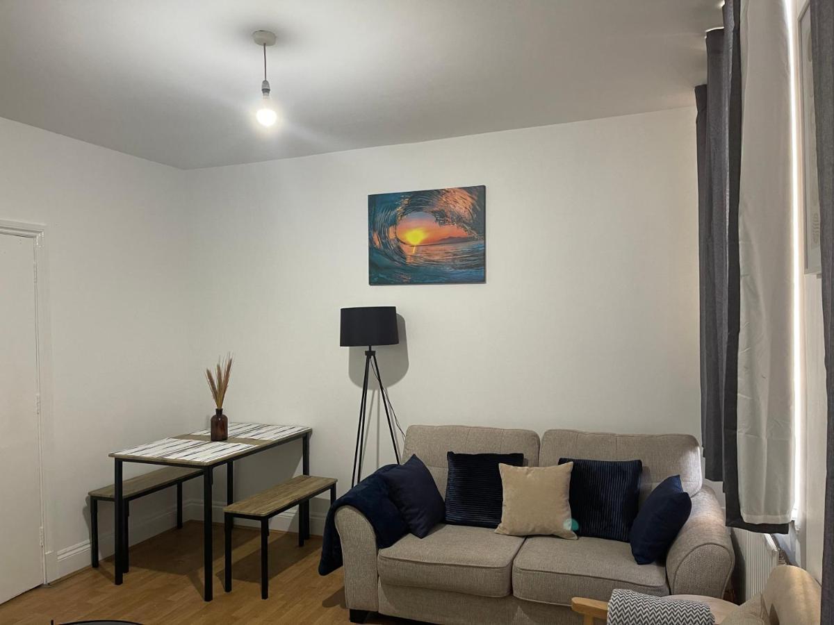 Spacious Centre 2 Bedroom - Lt Apartment Leicester