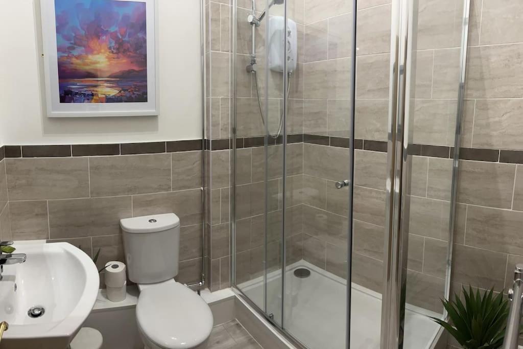 The Dereham - Open Plan 1 Min From The Centre