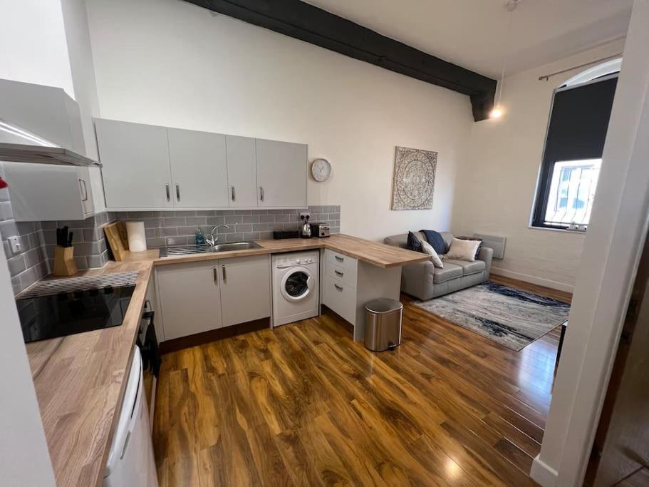 The Dereham - Open Plan 1 Min From The Centre Apartment *