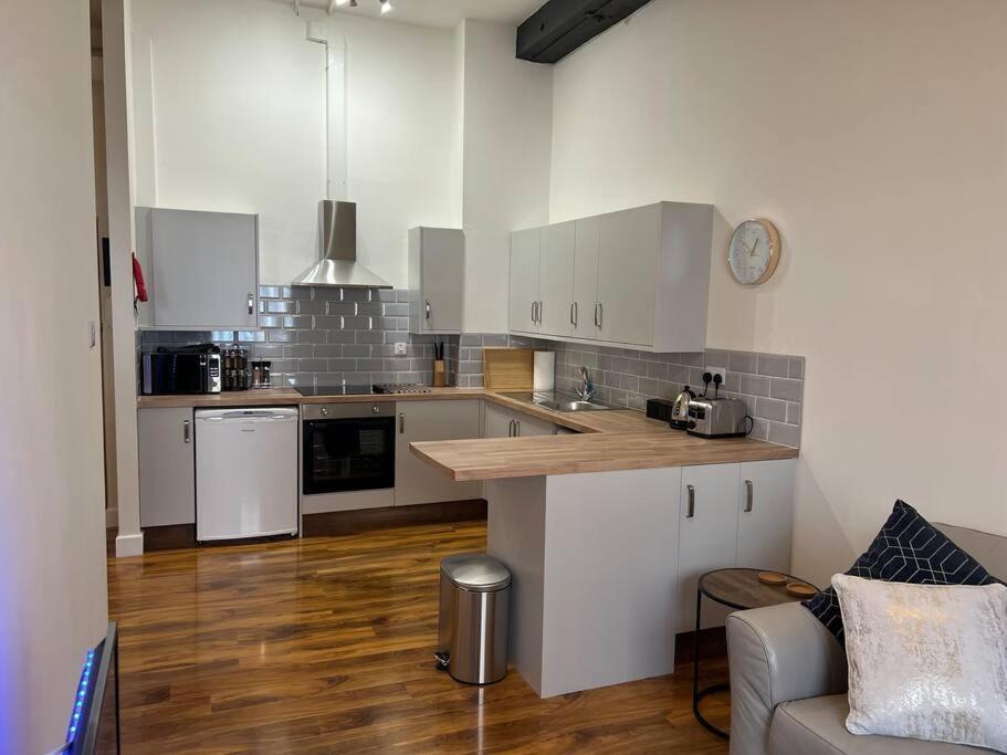 The Dereham - Open Plan 1 Min From The Centre Apartment
