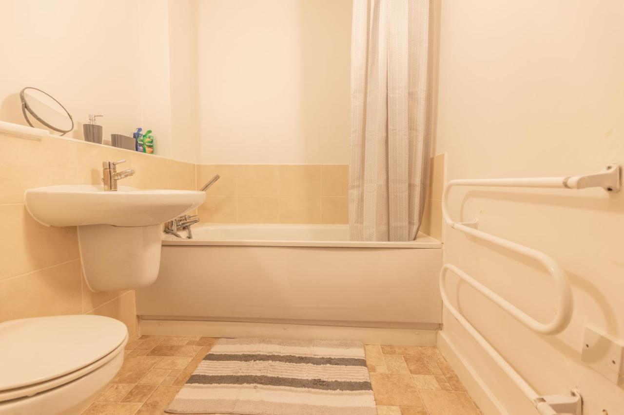 Luxury, 2 Bedroom, 2 Bathroom In Centre * Leicester