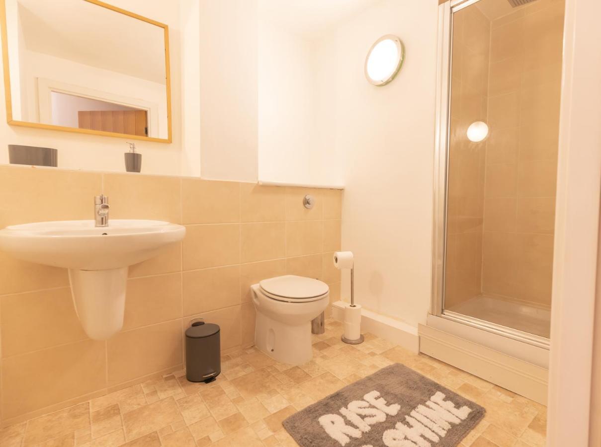 Luxury, 2 Bedroom, 2 Bathroom In Centre Apartment Leicester