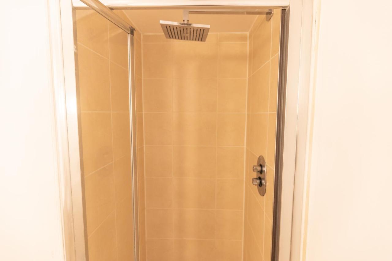 Luxury, 2 Bedroom, 2 Bathroom In Centre Leicester