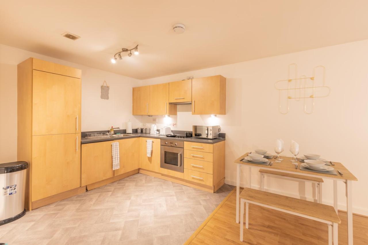 Luxury, 2 Bedroom, 2 Bathroom In Centre Apartment *