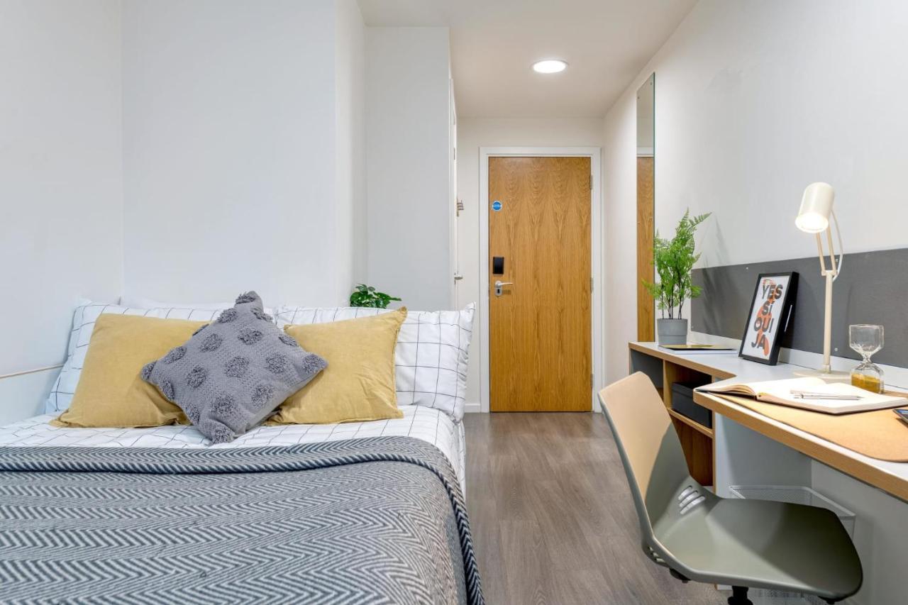 For Students Only Private Bedrooms With Shared Kitchen At Merlin Heights In The Heart Of Apartment *