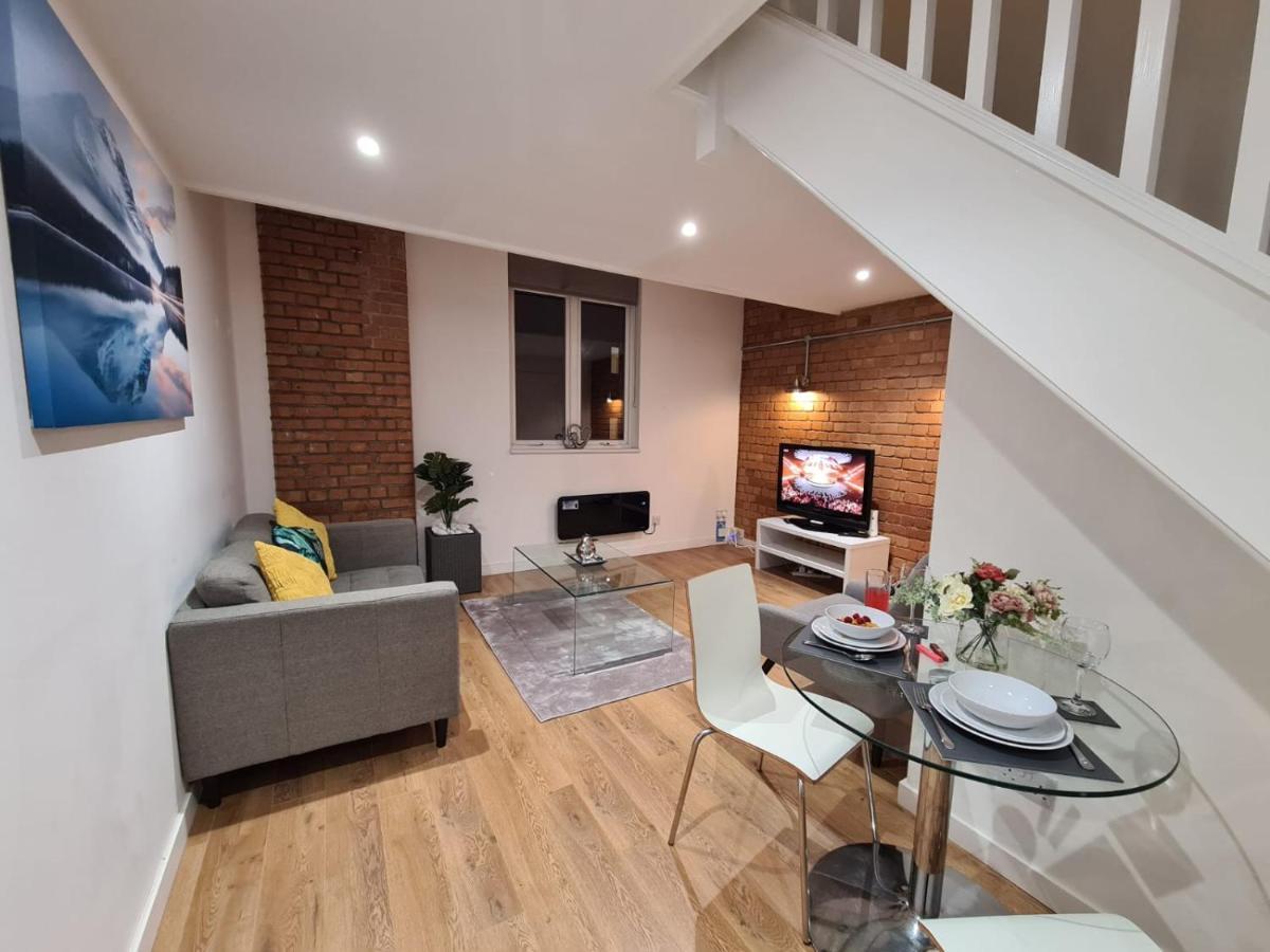 Luxury - T45 * Leicester
