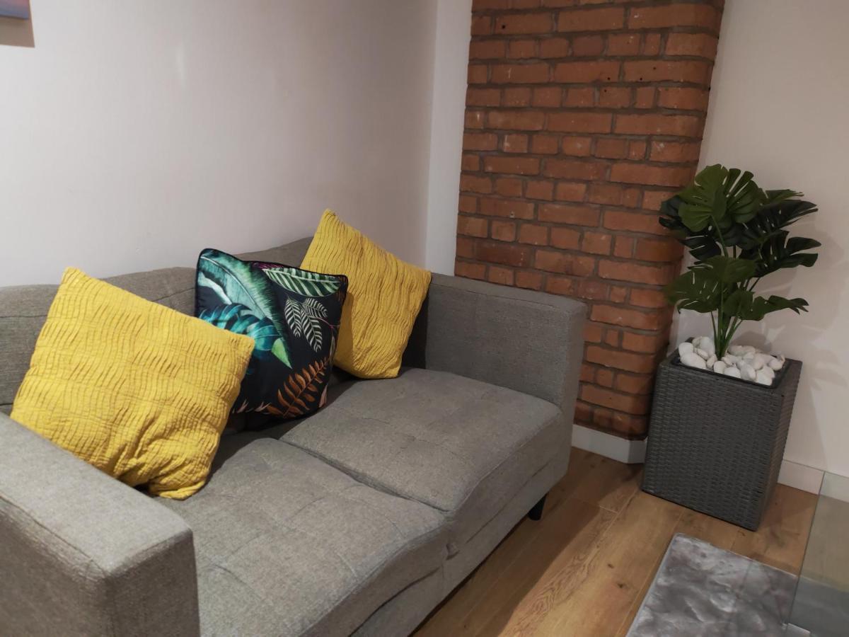 Luxury - T45 * Leicester