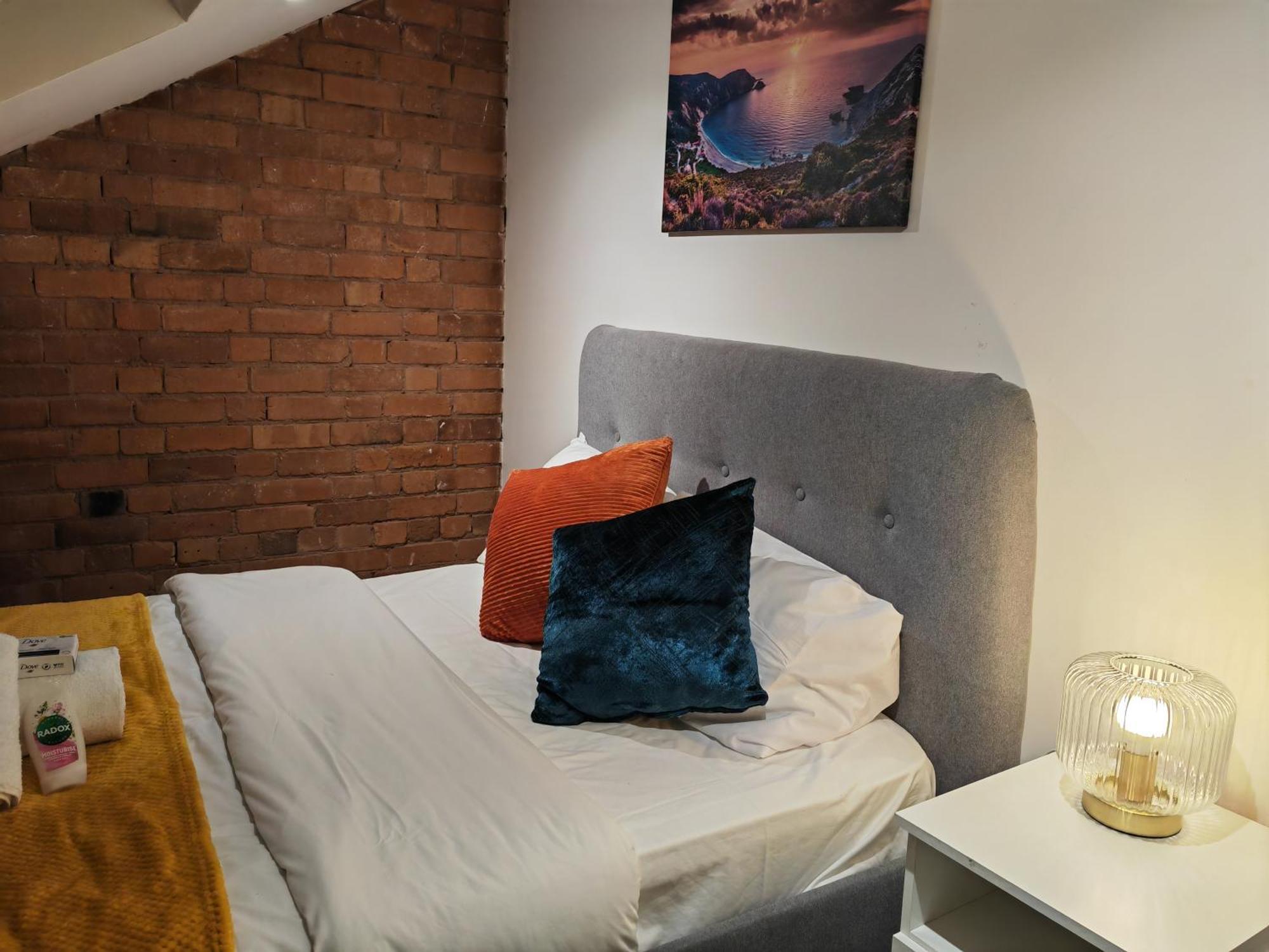 Luxury - T45 * Leicester