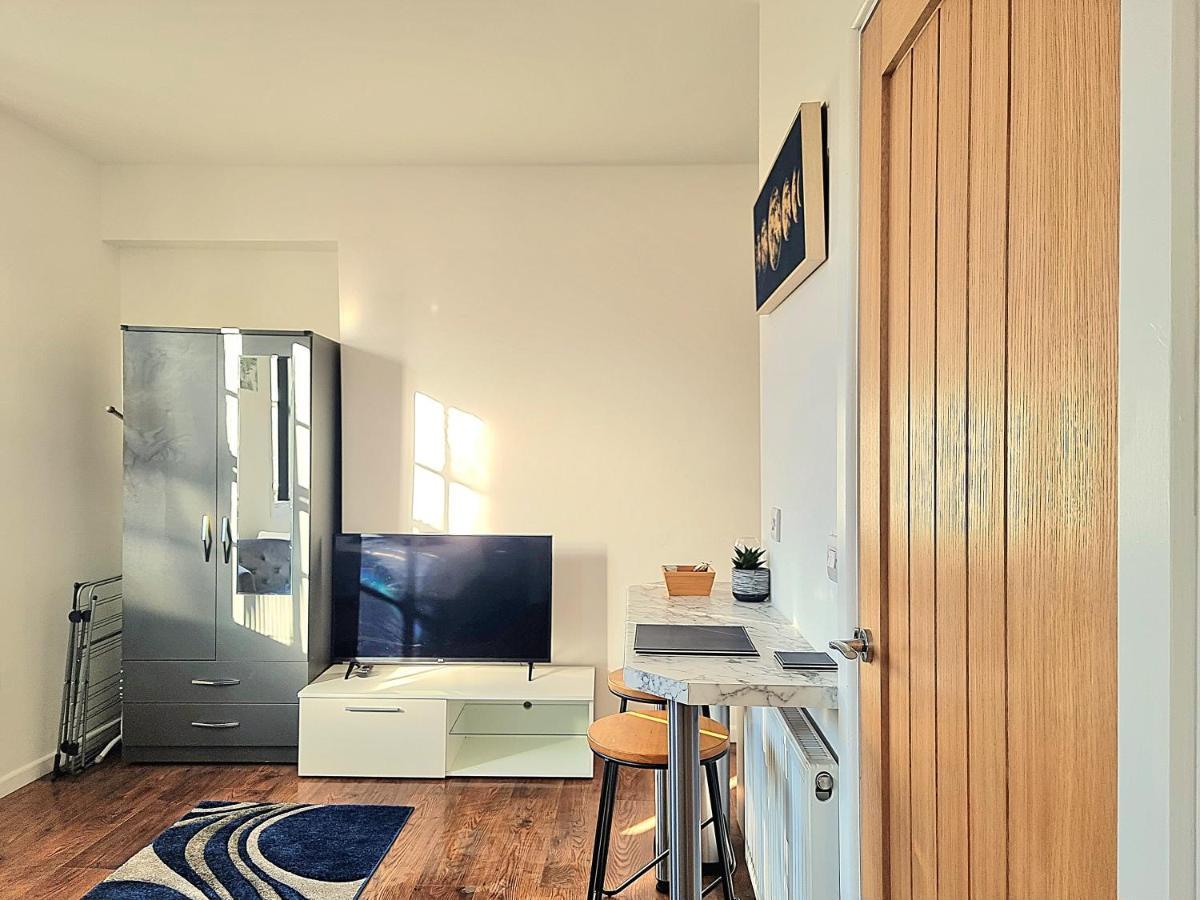 Apartment Modern Apt Near Train Station And Ideal For Long Stays *