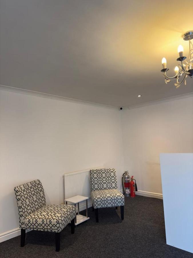 Self-contained Flats In Guest house *