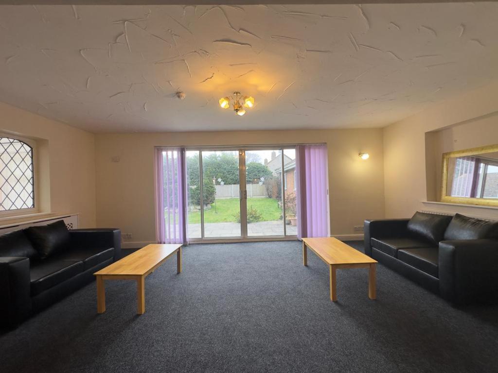Self-contained Flats In Guest house