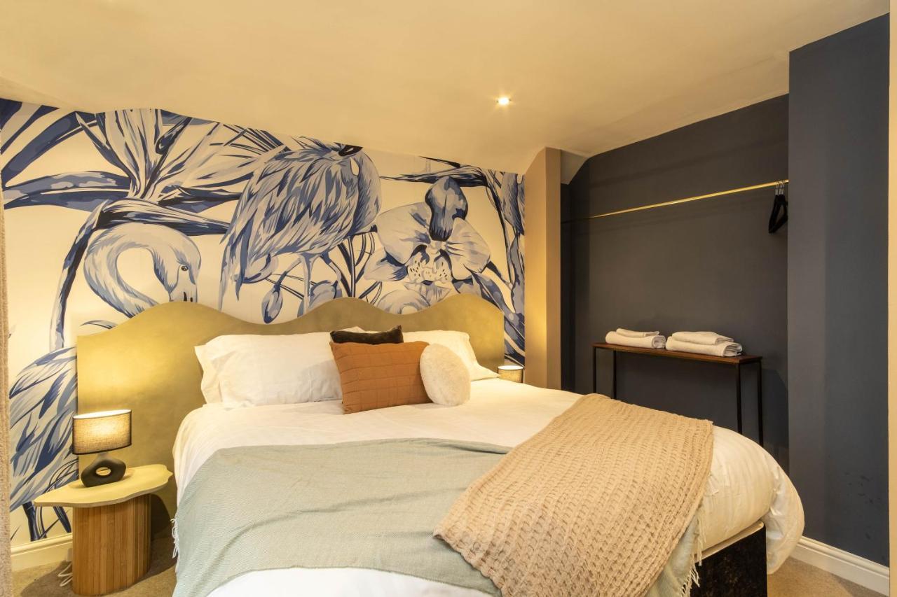 Flamingo Retreat * Leicester