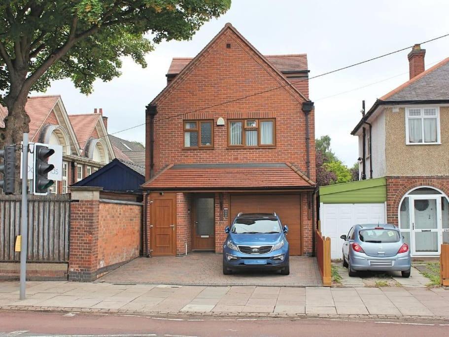 West End House • Sleeps 8