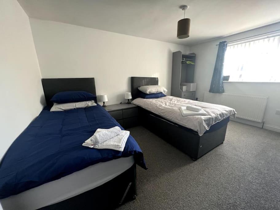 West End House • Sleeps 8 * Leicester