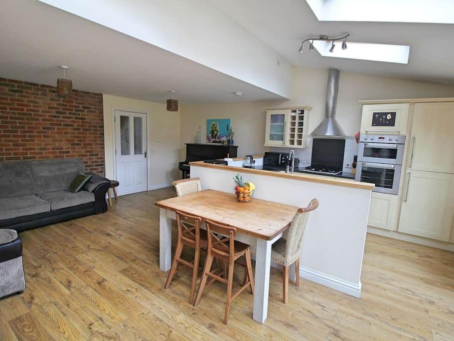 Holiday home West End House • Sleeps 8