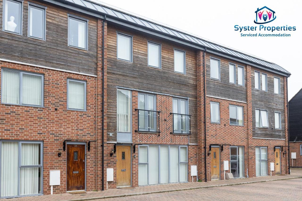 Syster Serviced 5 Bedroom House Glen View