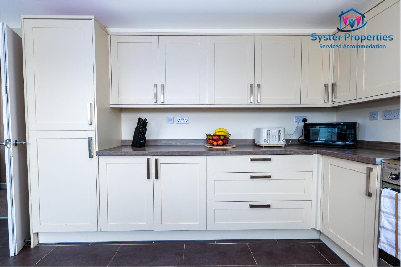 Casa de férias Syster Serviced 5 Bedroom House Glen View Leicester