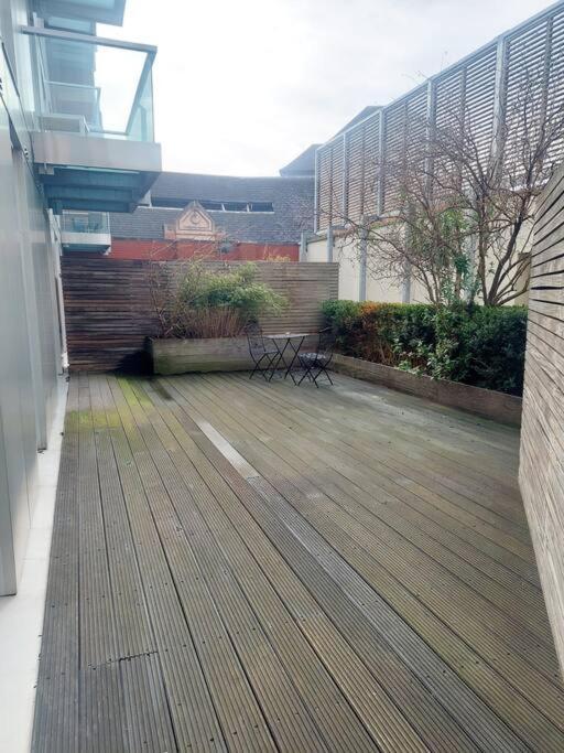 Apartment With Terrace Leicester