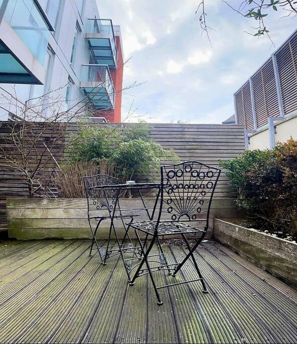 With Terrace Apartment *