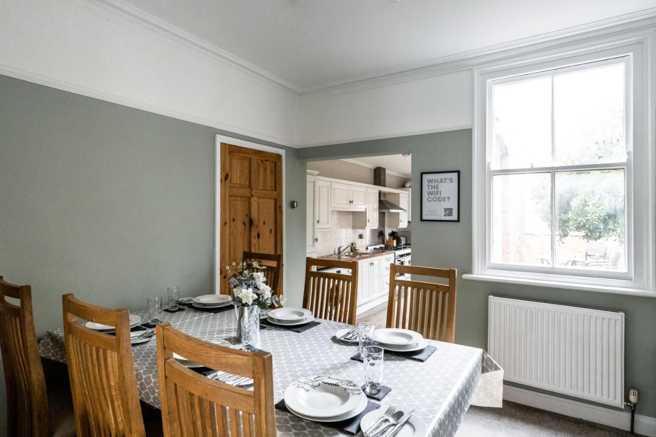 Merton House - Entire Modern Centre Holiday home *