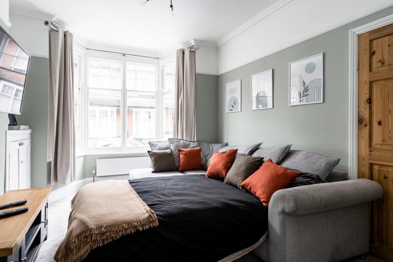 Holiday home Merton House - Entire Modern Centre *