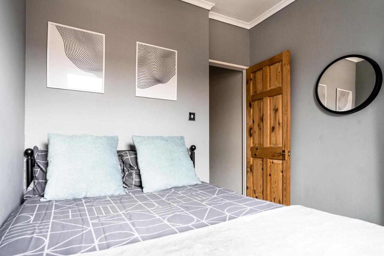 Merton House - Entire Modern Centre Holiday home