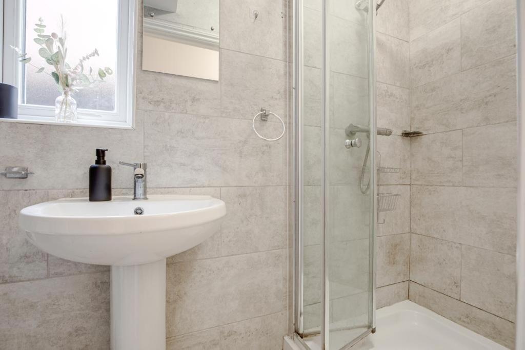 Apartment Classic 2 Bed Flat In Leicester, Sleeps Up To 6 Leicester