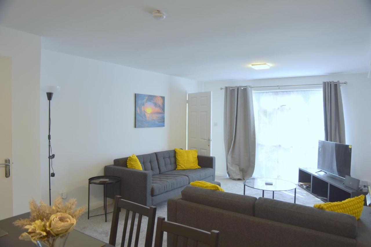 Lindrick Villa- 3bd Bunglow , Free Parking- Long *