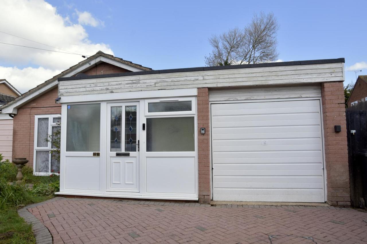 Lindrick Villa- 3bd Bunglow , Free Parking- Long Holiday home Leicester