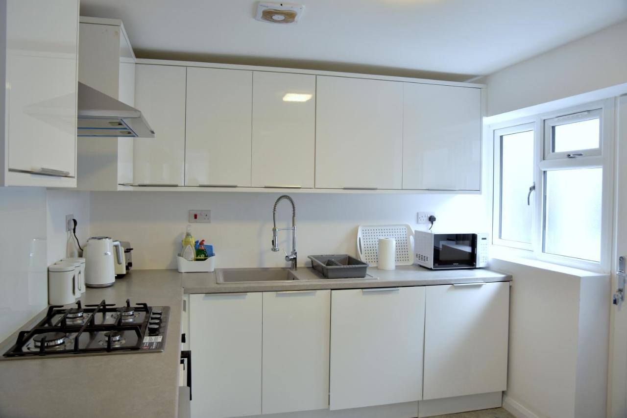 Lindrick Villa- 3bd Bunglow , Free Parking- Long Holiday home