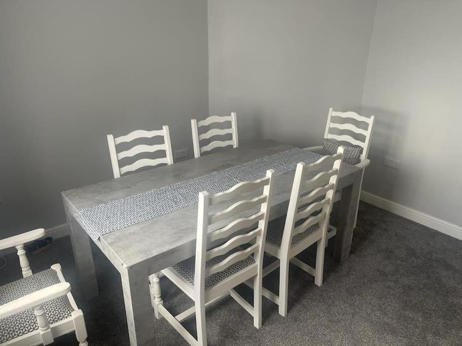 House Near Centre * Leicester