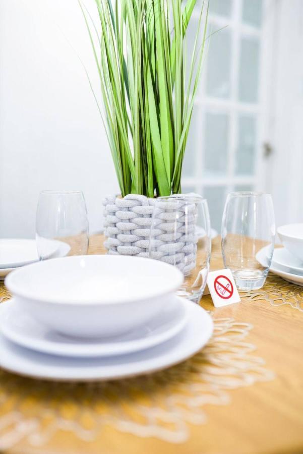 Apartment Beautiful 2 Bedroom House - Free Parking - Lt House