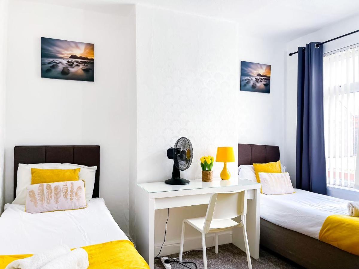 Apartment Beautiful 2 Bedroom House - Free Parking - Lt House *