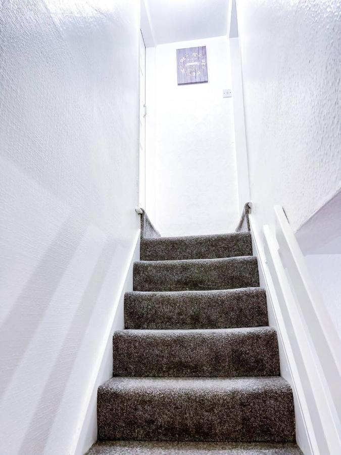 Apartment Beautiful 2 Bedroom House - Free Parking - Lt House *