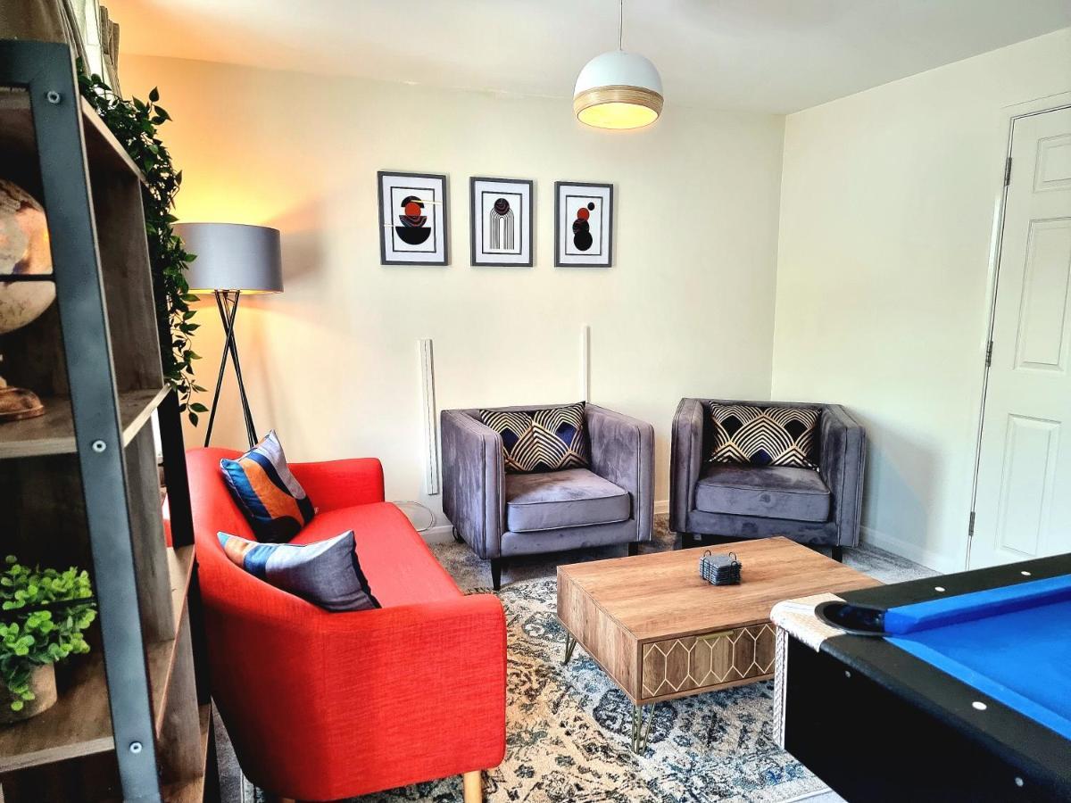 Holiday home Large House With Free Parking And Long Offers *