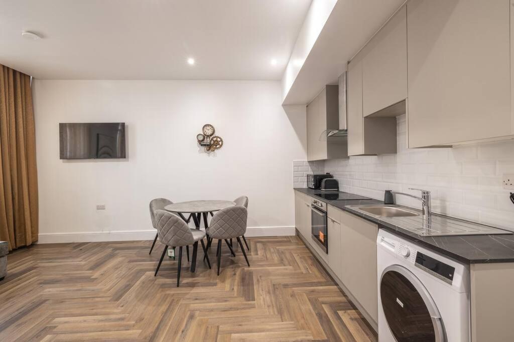 The Pocklington - The New Walk Apartment