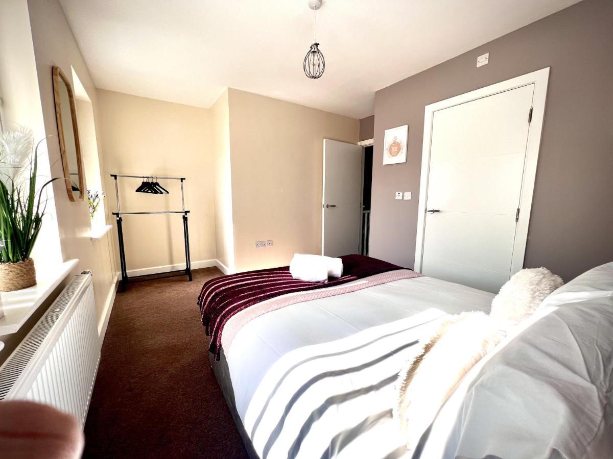 Comfy Casa - Syster Serviced Families, Work
