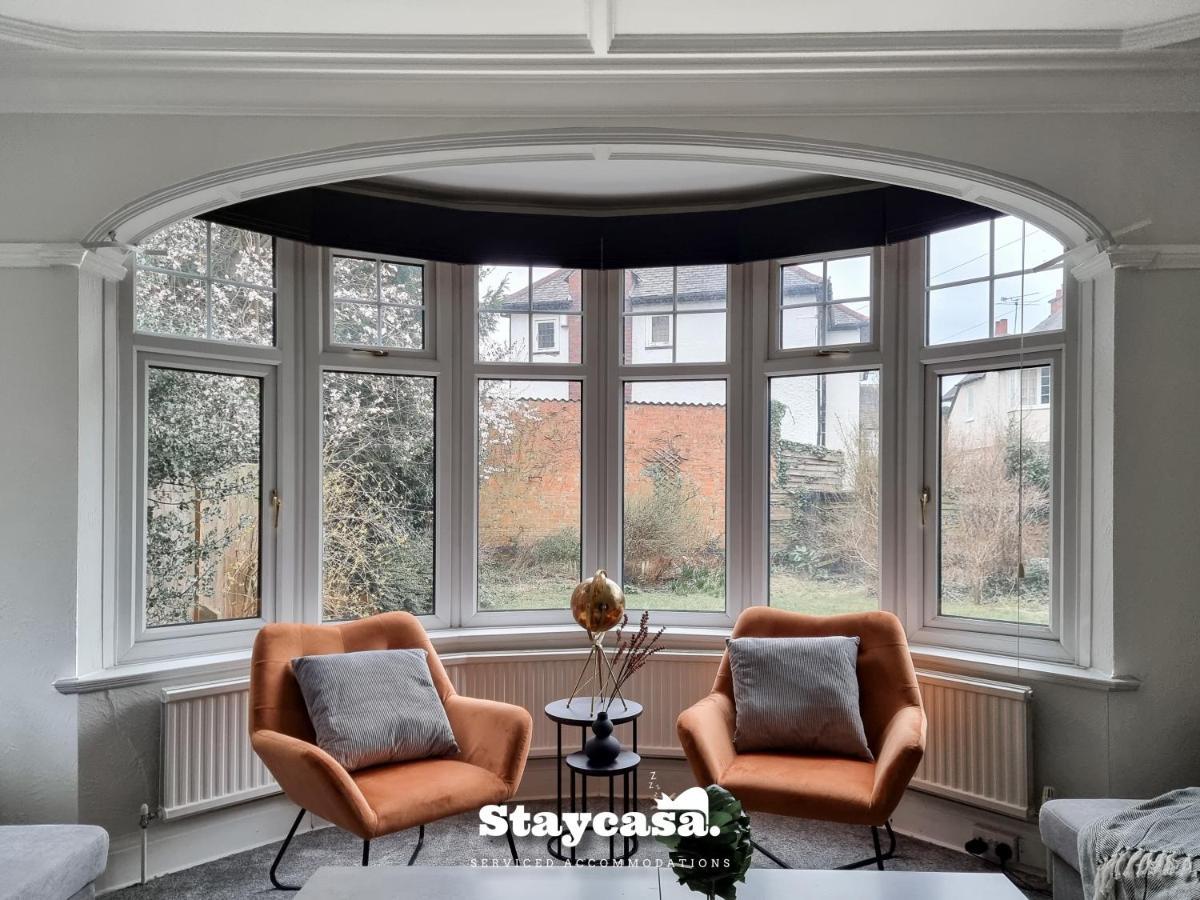 Detached King Suite With Large Garden & Driveway *
