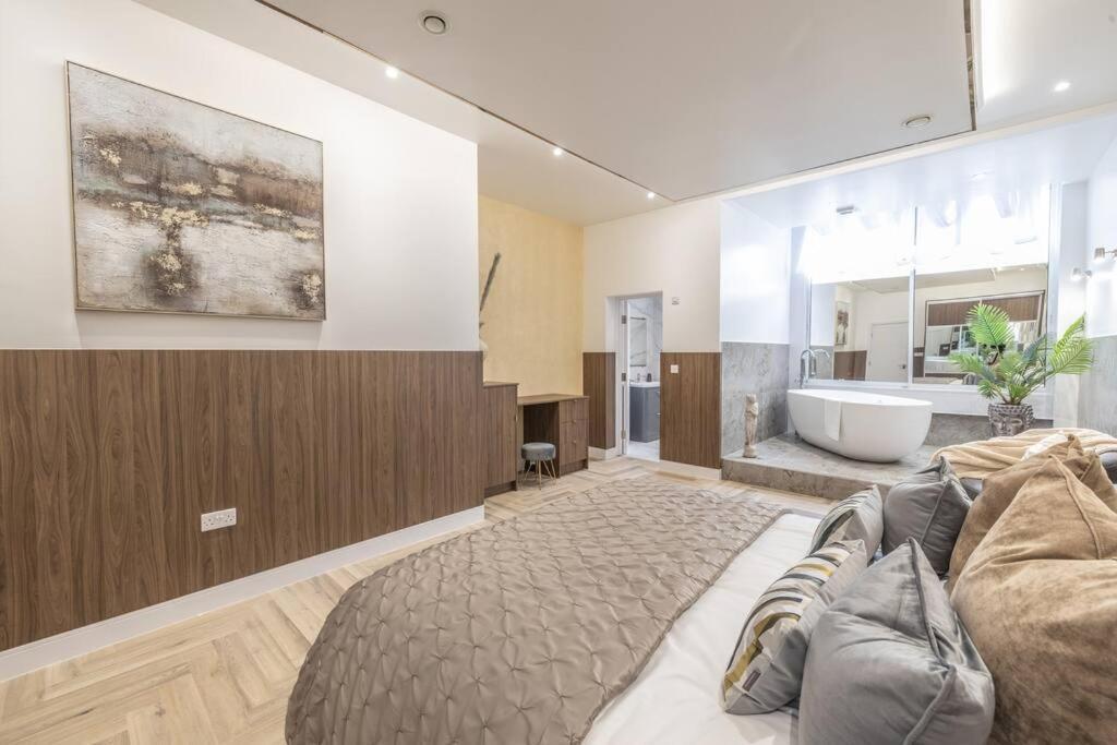 The Pocklington - The Ceremonial Apartment Leicester
