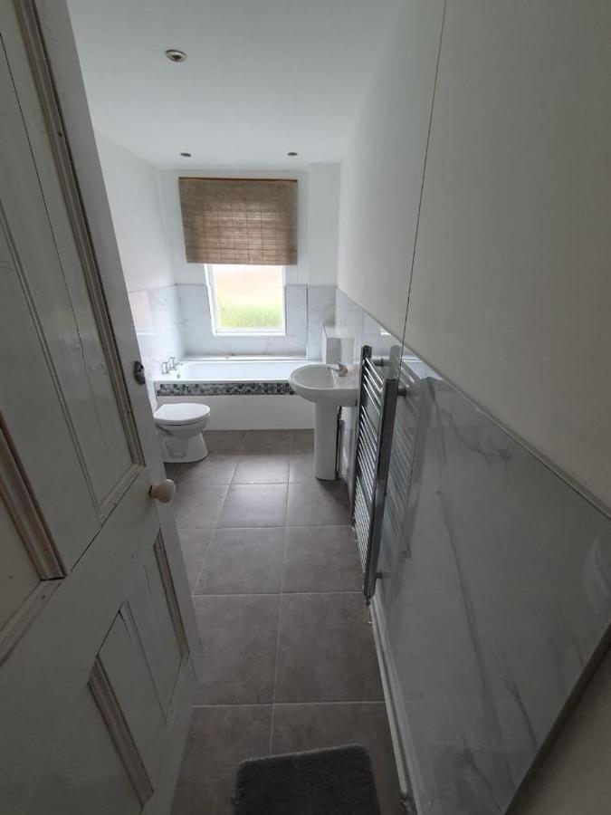 2 Bedroom House - Hopefield Road Acomodação com café da manhã  Leicester