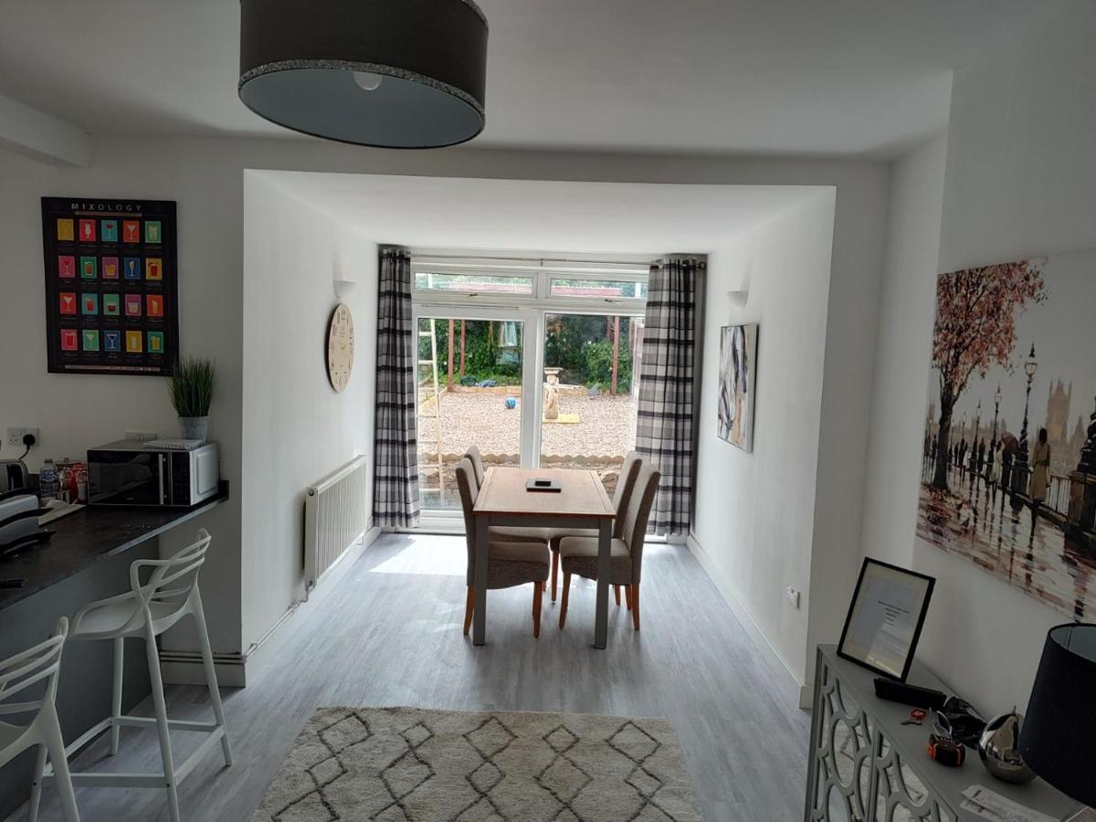 Wavertree Drive 3 Bed Contractor In * Leicester