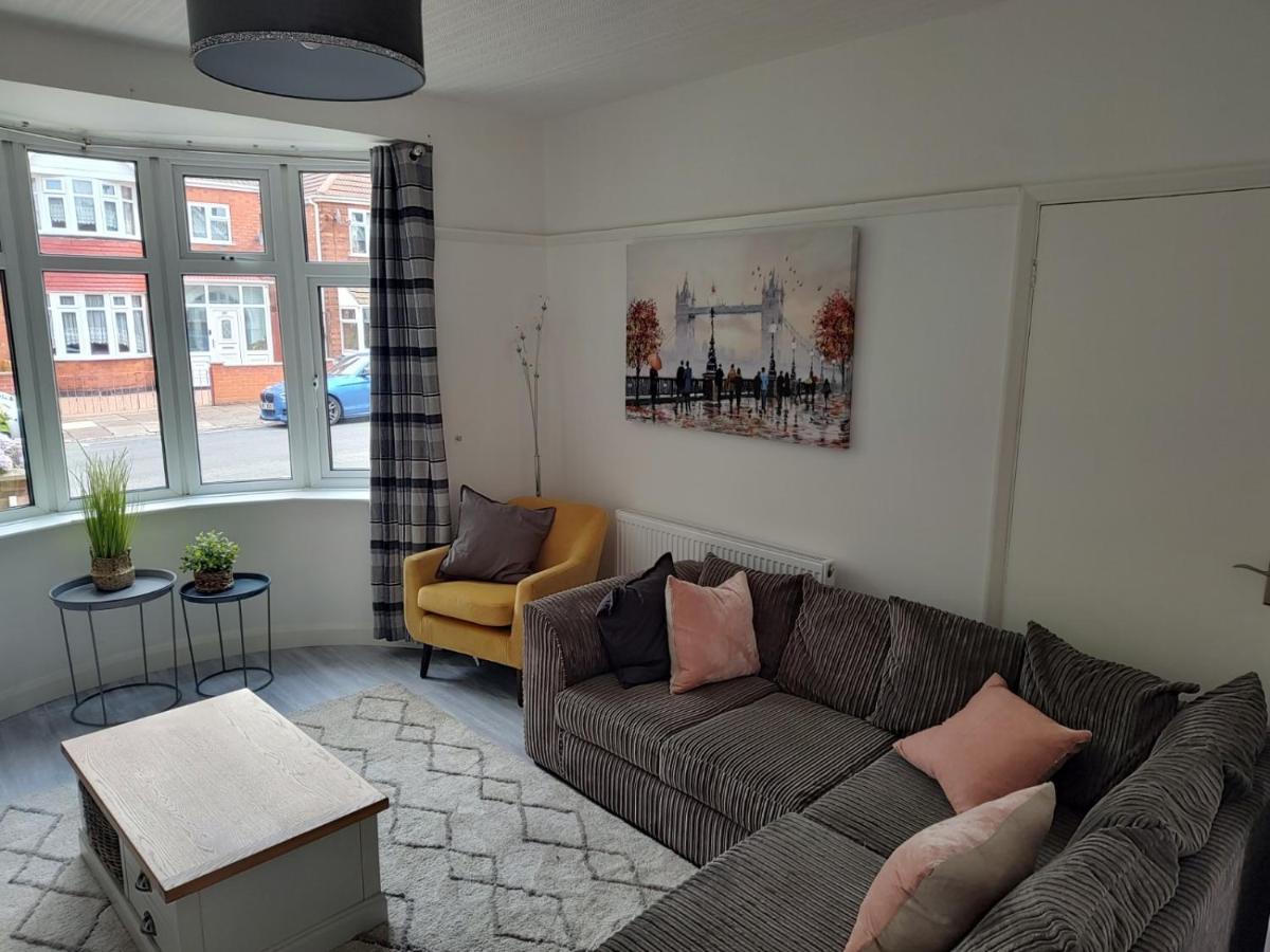 Wavertree Drive 3 Bed Contractor In Leicester