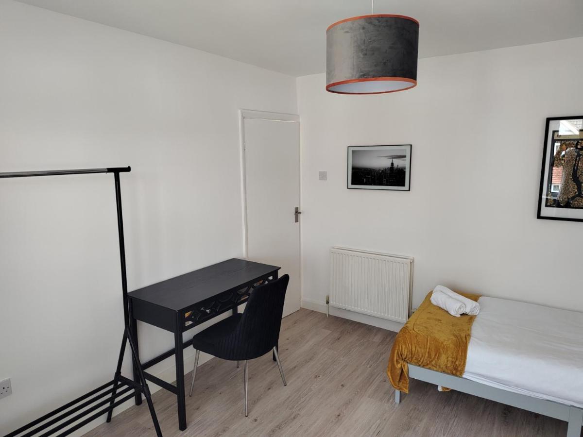 Holiday home Wavertree Drive 3 Bed Contractor In *