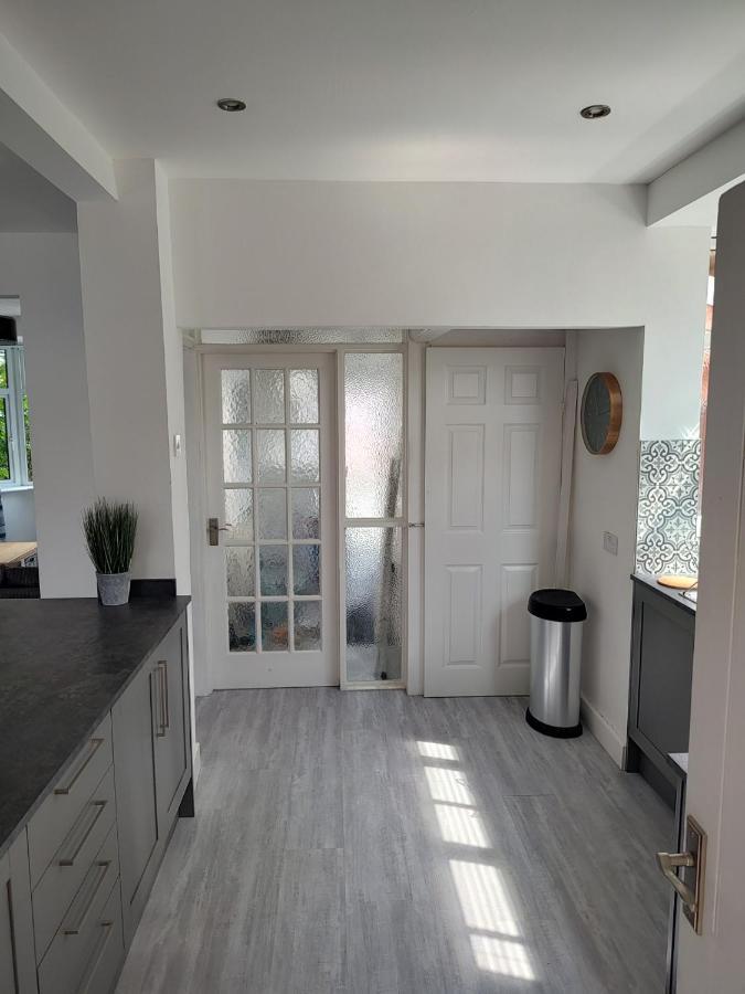 Wavertree Drive 3 Bed Contractor In Holiday home *